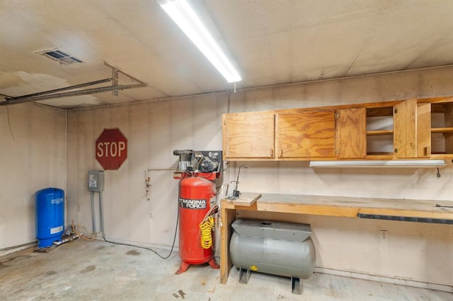 813 N Council Rd Unit S, Newcastle, OK 73065 - garage featuring a workshop area