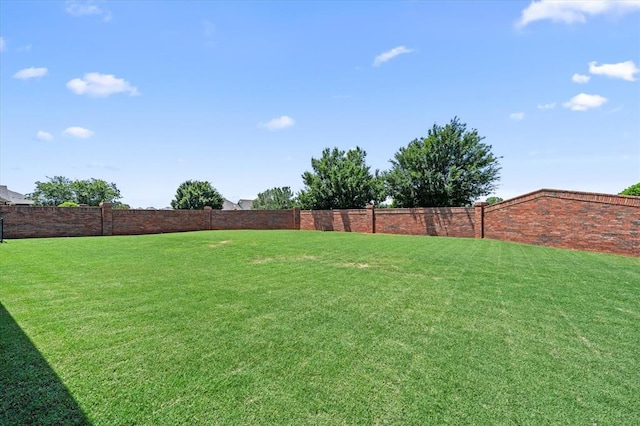 641 Geneva Dr, Edmond, OK 73025 - view of yard