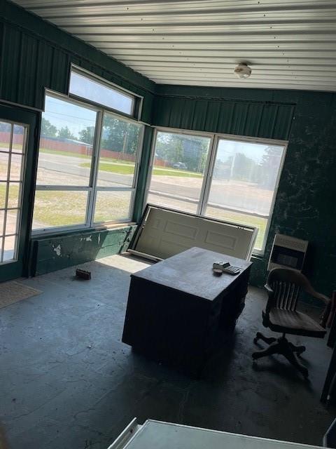1403 W Columbia St, Okemah, OK 74859 - view of sunroom