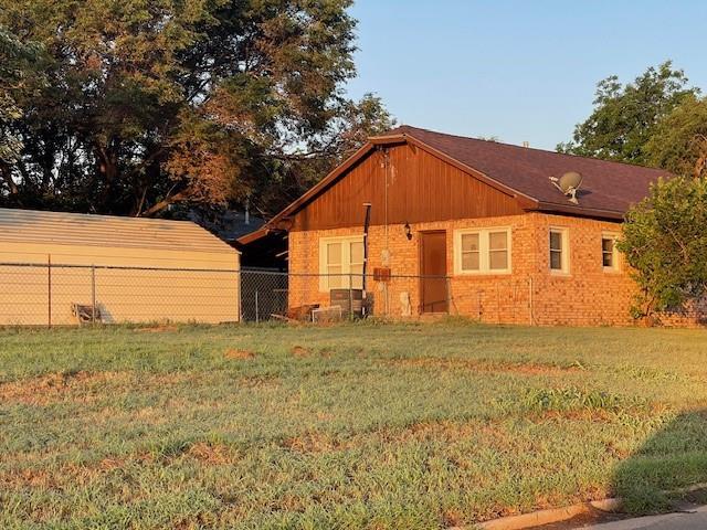 118 N Lincoln St, Hobart, OK 73651 - photo 6