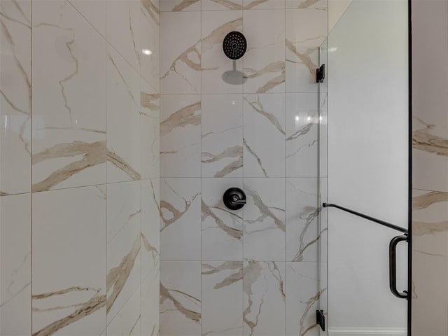 7625 Leoma Ln, Oklahoma City, OK 73150 - bathroom featuring a stall shower
