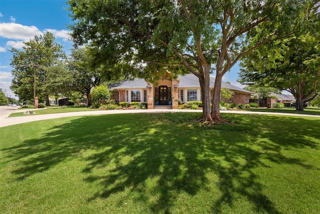 8700 N Waverly Ave, Oklahoma City, OK 73120 - view of front of house featuring a front yard