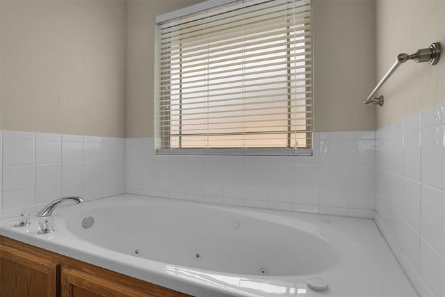 1809 Foxtail Cir, Altus, OK 73521 - bathroom with a whirlpool tub