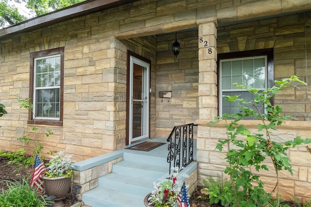 828 N Pine St, Pauls Valley, OK 73075 - view of exterior entry with stone siding