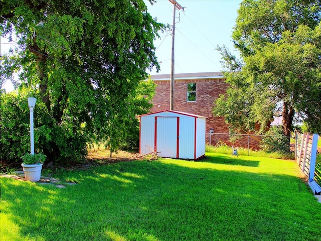 2605 N Kate Ave, Oklahoma City, OK 73111 - view of yard featuring a storage shed