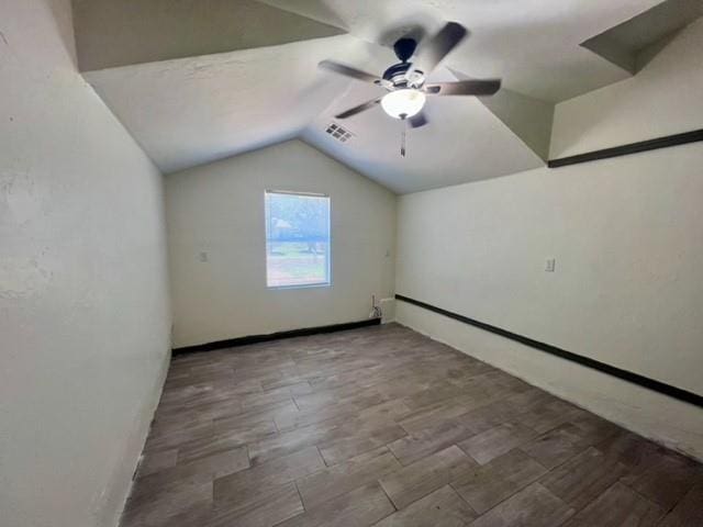4020 NW 28th St, Oklahoma City, OK 73107 - bonus room featuring lofted ceiling and ceiling fan