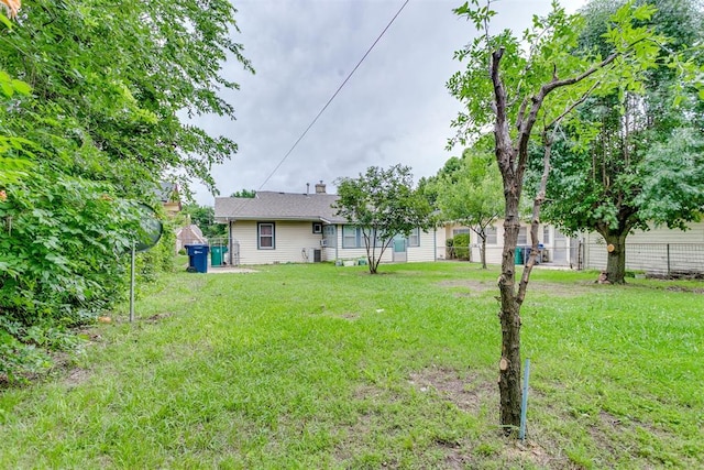 121 NW 26th St, Oklahoma City, OK 73103 - view of yard