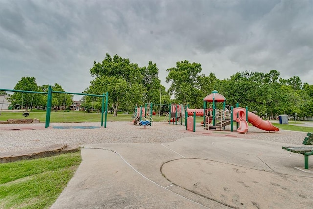121 NW 26th St, Oklahoma City, OK 73103 - view of communal playground