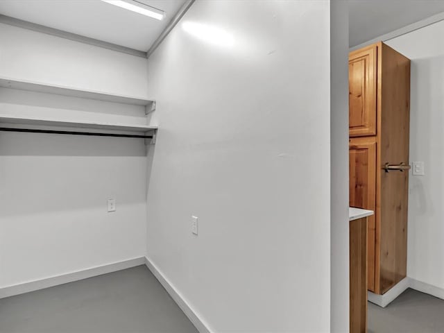 500 W Simpson Rd, Edmond, OK 73034 - view of closet