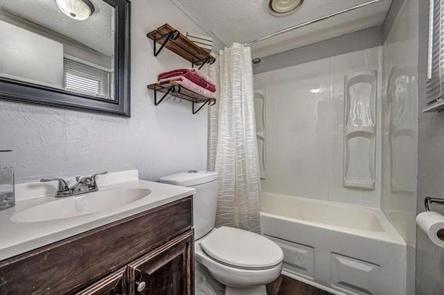 6550 N Indian Meridian Rd, Coyle, OK 73027 - bathroom featuring shower / tub combo, vanity, a textured ceiling, and wood finished floors