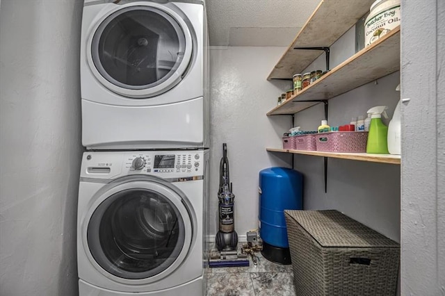 6550 N Indian Meridian Rd, Coyle, OK 73027 - laundry area with stacked washer / drying machine