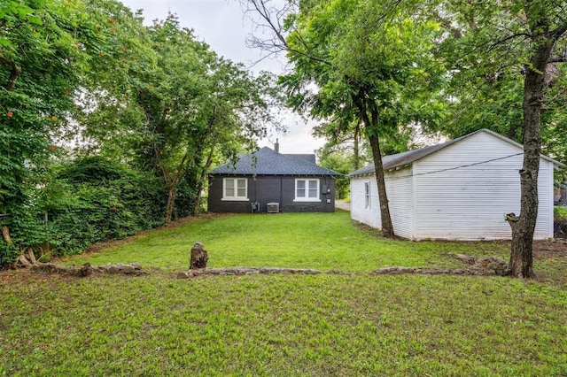 1828 NW 40th St, Oklahoma City, OK 73118 - view of grassy yard