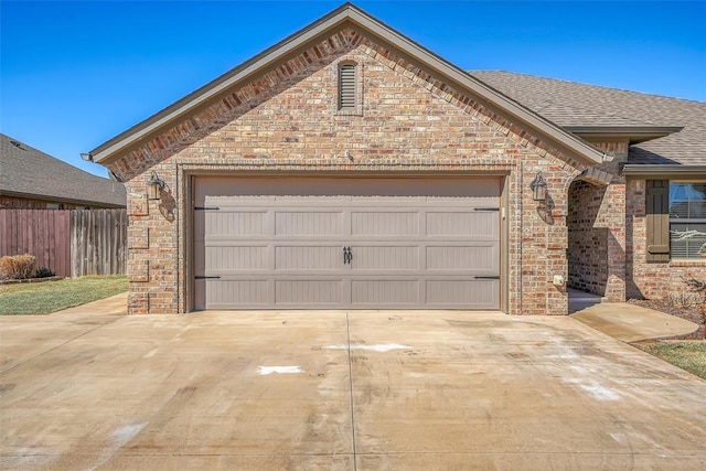 1101 Northridge Blvd, Altus, OK 73521 - garage with driveway