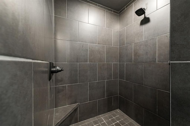 16101 Villa Valeria Way, Edmond, OK 73013 - full bathroom with a tile shower