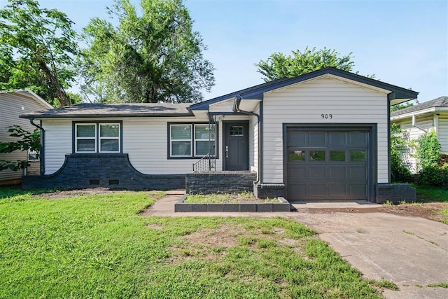 909 Buck Dr, Shawnee, OK 74801 - ranch-style house featuring a garage, driveway, and a front lawn