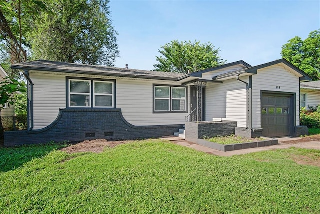 909 Buck Dr, Shawnee, OK 74801 - ranch-style home featuring a garage, crawl space, and a front lawn
