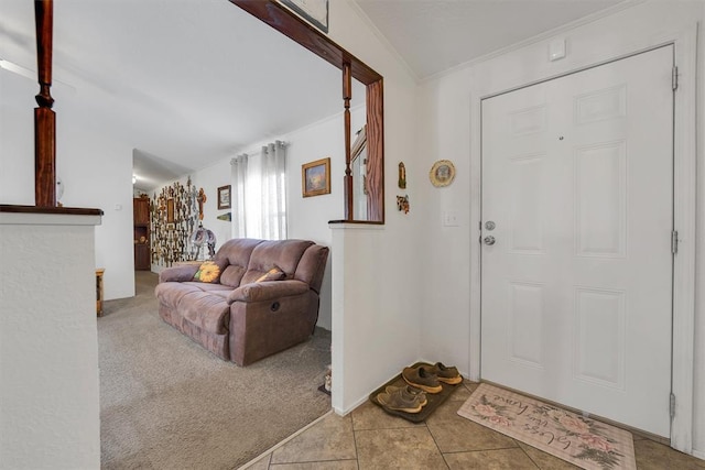 11221 N 1928th Rd, Sayre, OK 73662 - tiled entryway with crown molding and carpet floors