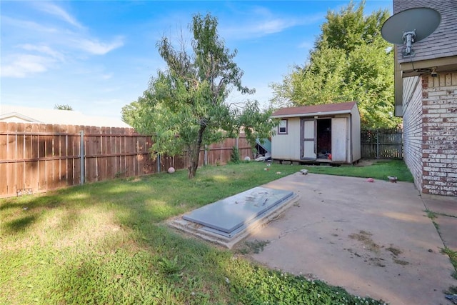 1001 NW 2nd St, Moore, OK 73160 - fenced backyard featuring a storage shed