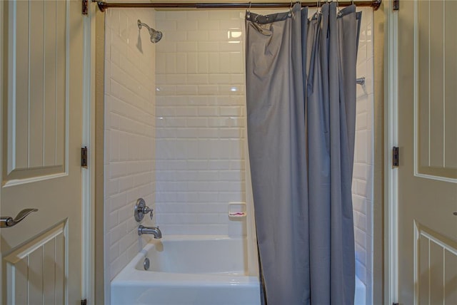 bathroom featuring shower / tub combo