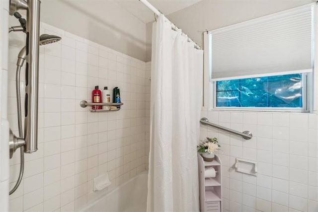 1726 Caddell Ln, Norman, OK 73069 - full bathroom with shower / bath combination with curtain