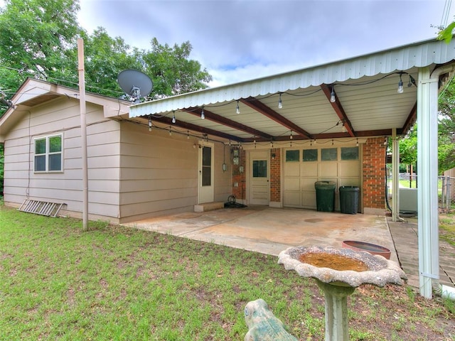 2120 N Divis Ave, Bethany, OK 73008 - view of front facade featuring a front lawn
