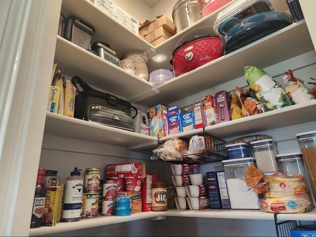 10812 NW 5th St, Yukon, OK 73099 - view of pantry