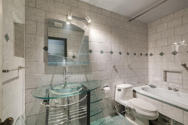 2527 NW 62nd St Unit 214, Oklahoma City, OK 73112 - full bathroom featuring tile walls and tiled tub