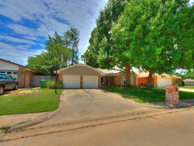 804 Royal Ln, Yukon, OK 73099 - single story home featuring an attached garage and concrete driveway