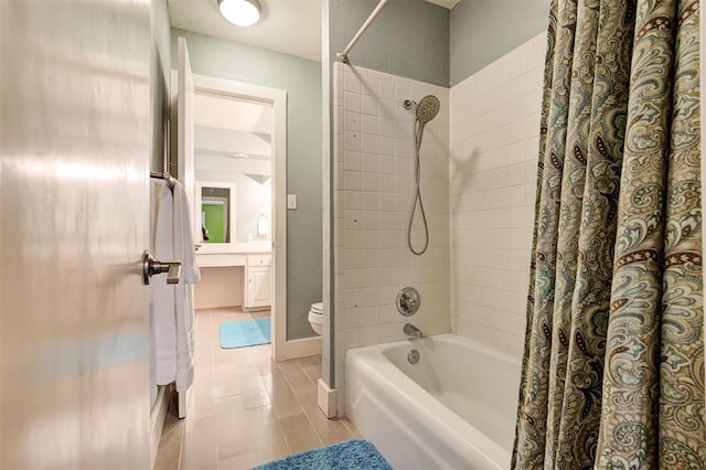 1810 Sandpiper Dr, Edmond, OK 73034 - full bath featuring shower / tub combo and toilet