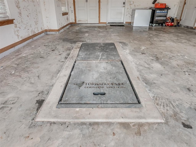 3939 S Santa Fe Ave, Norman, OK 73072 - garage with baseboards