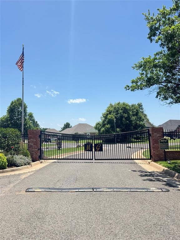 4001 Tori Pl, Yukon, OK 73099 - view of gate