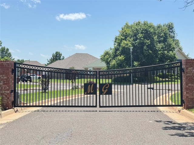 4001 Tori Pl, Yukon, OK 73099 - view of gate