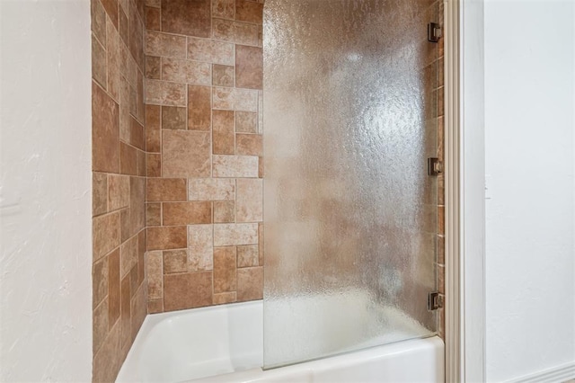 3425 Cheyenne Dr, Edmond, OK 73013 - full bath featuring bath / shower combo with glass door