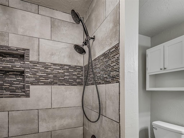 118 W Marshall Dr, Oklahoma City, OK 73110 - bathroom with tiled shower and toilet
