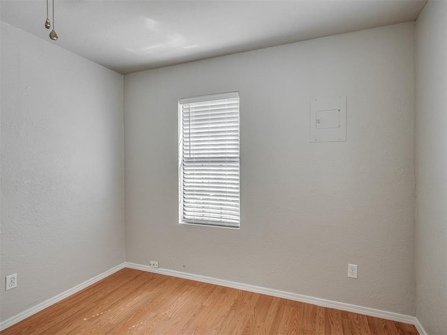 118 W Marshall Dr, Oklahoma City, OK 73110 - unfurnished room featuring light wood-style flooring and baseboards