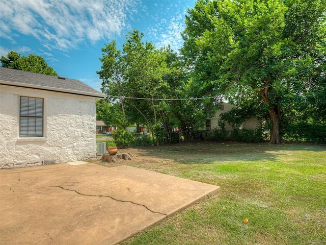 118 W Marshall Dr, Oklahoma City, OK 73110 - view of grassy yard featuring a patio