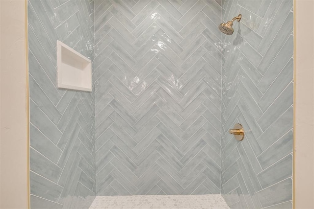 1109 NE 17th St, Oklahoma City, OK 73111 - detailed view of tiled shower