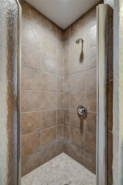220 E 31st St, Edmond, OK 73013 - full bath with a shower stall