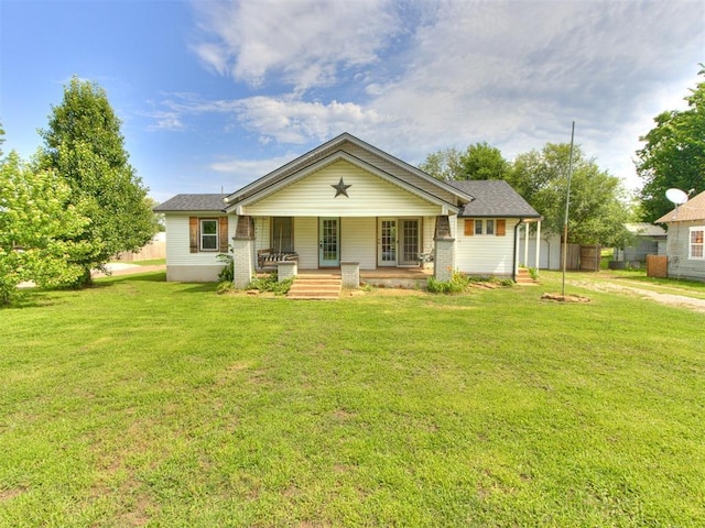 204 E Washington St, Crescent, OK 73028 - view of front facade with a porch and a front lawn