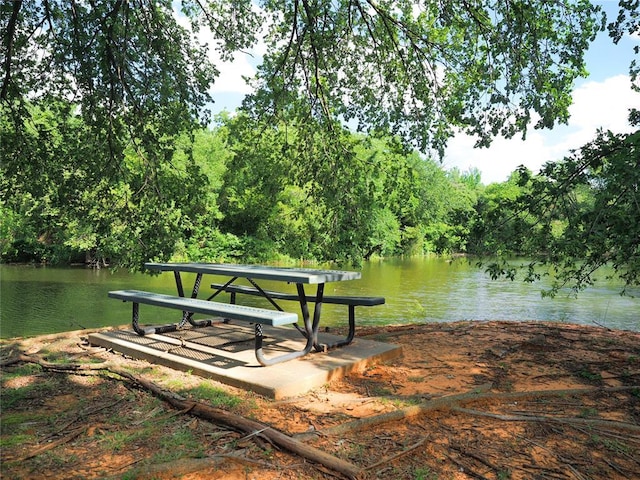 1209 Fox Bluff Ct, Edmond, OK 73034 - view of property's community featuring a water view