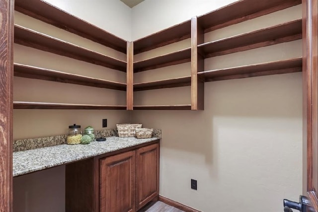 30202 Sleepy Hollow Dr, Mcloud, OK 74851 - bar area featuring baseboards