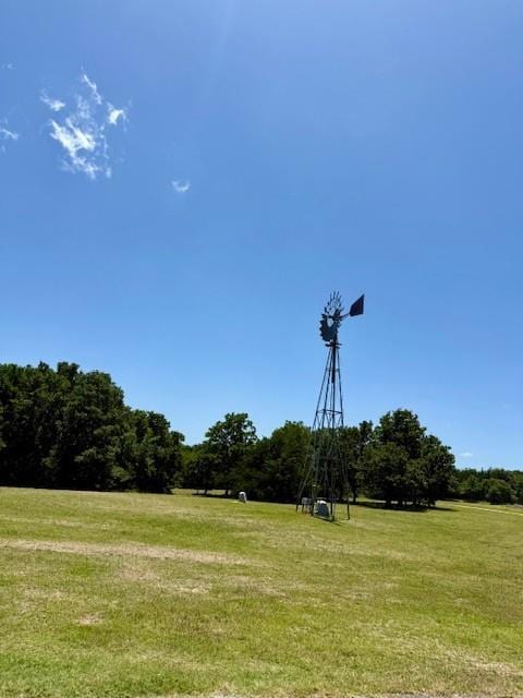 13501 E Memorial Rd, Jones, OK 73049 - surrounding community with a yard