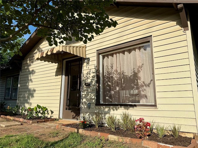 1402 S 14th St, Chickasha, OK 73018 - view of home's exterior