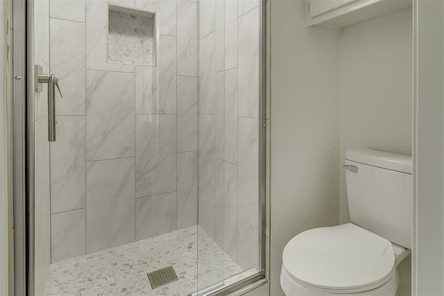 648 NW 18th St, Moore, OK 73160 - full bath featuring toilet and a shower stall