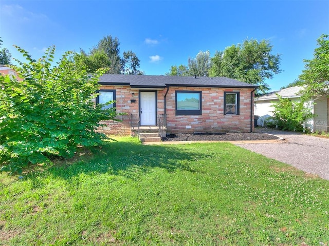 2924 SW 51st St, Oklahoma City, OK 73119 - single story home featuring a front yard
