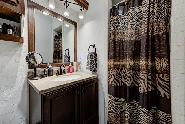 881 County St Unit 2938, Tuttle, OK 73089 - full bathroom with vanity and a shower with shower curtain