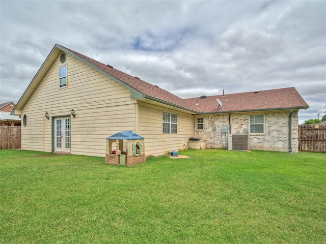 434 N Oak Ave, Hennessey, OK 73742 - back of house featuring french doors and a shingled roof