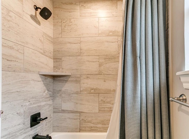 8401 Poplar Dr, Edmond, OK 73034 - bathroom featuring shower / tub combo with curtain