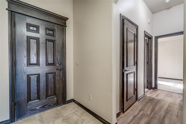 3904 Normandy Rd, Edmond, OK 73013 - foyer entrance with baseboards