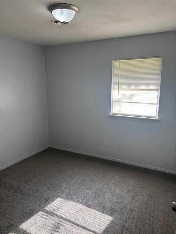 833 S Scott St, Del City, OK 73115 - empty room featuring carpet